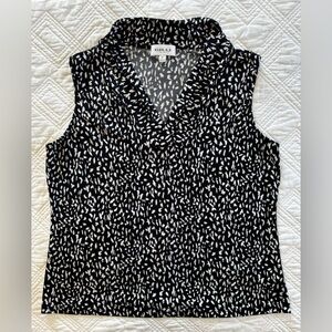 Gilli Black and White Abstract Print V-Neck Sleeveless Top Medium